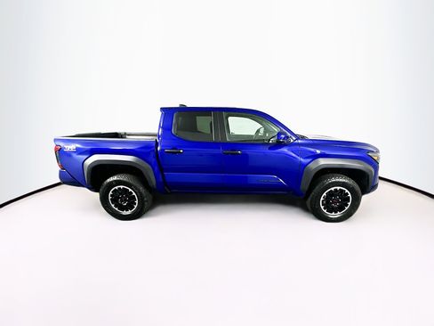 Used 2025 Toyota Tacoma TRD Off-Road image 10
