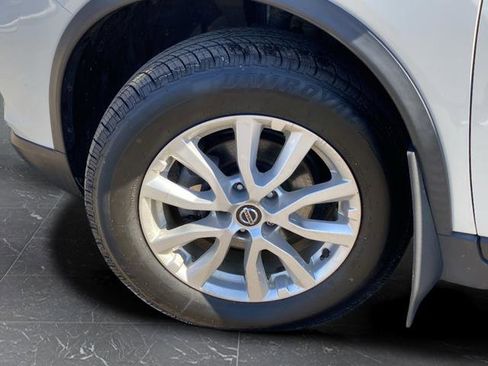 Used 2020 Nissan Rogue SV image 29