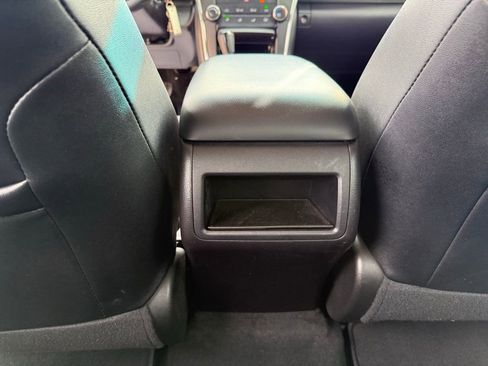 Used 2016 Toyota Camry SE image 22