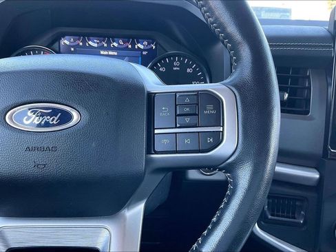 Used 2024 Ford Expedition XLT image 12