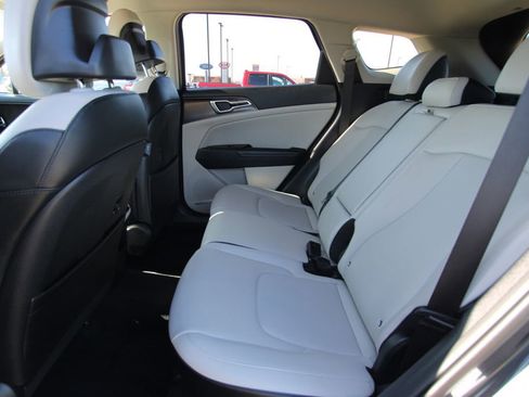 Used 2024 Kia Sportage EX image 7