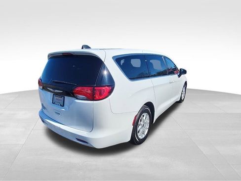 Certified 2022 Chrysler Voyager LX image 21