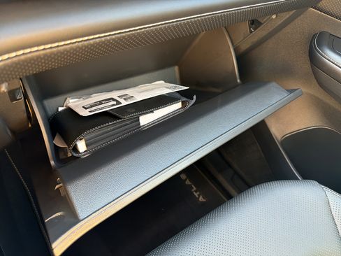 Used 2024 Volkswagen Atlas SE image 21