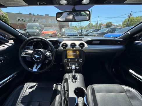 Used 2019 Ford Mustang Premium RWD image 29