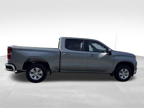 Used 2025 Chevrolet Silverado 1500 LT AWD/4WD image 13