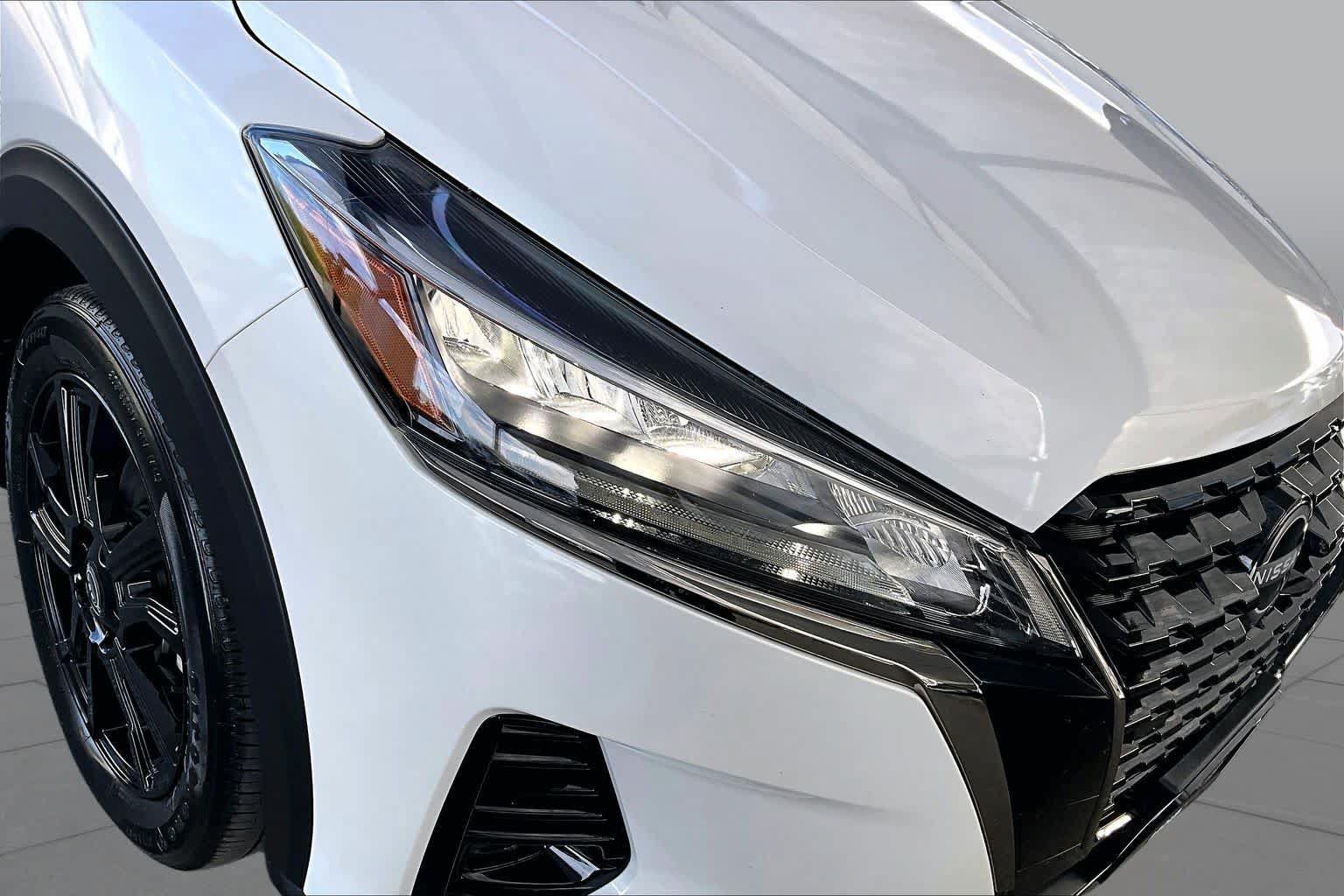 Certified 2024 Nissan Kicks SR w/ SR Premium Package FWD image 27