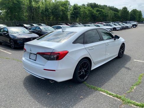 Used 2023 Honda Civic Sport image 3