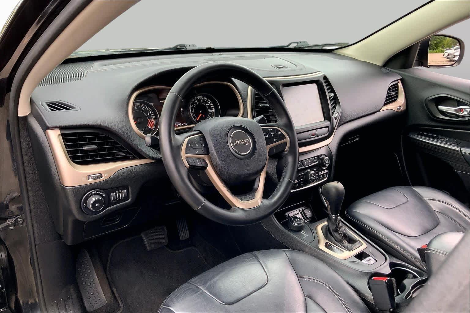 Used 2015 Jeep Cherokee Limited AWD/4WD image 18