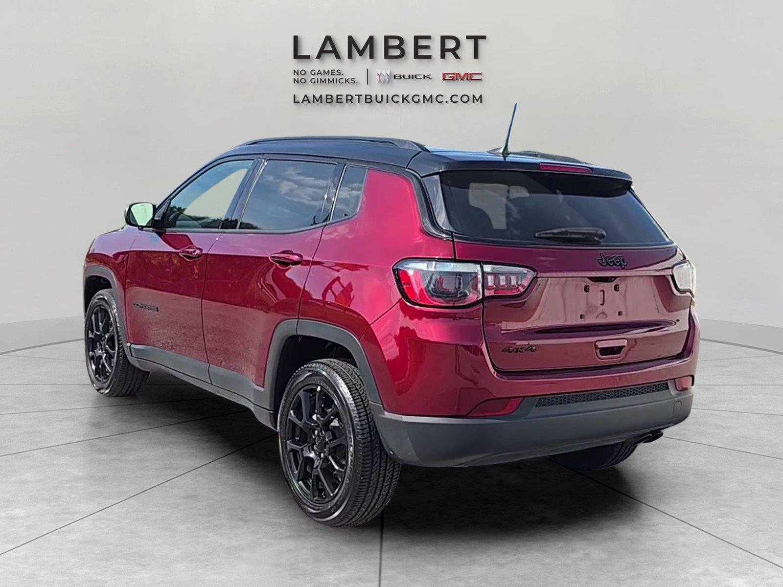 Used 2022 Jeep Compass Latitude AWD/4WD image 3