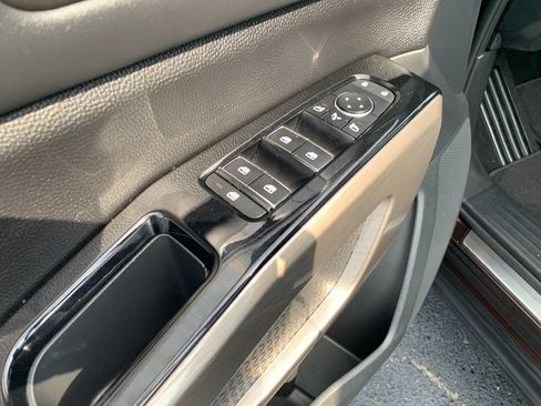 Used 2022 Nissan Pathfinder Platinum w/ Lighting Package (N92) AWD/4WD image 11