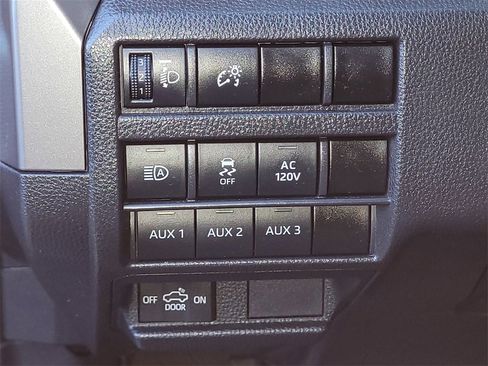 Used 2024 Toyota Tacoma TRD Sport image 11