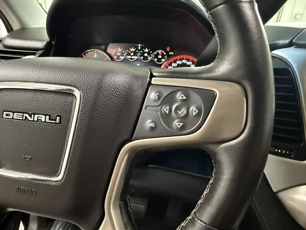 Used 2015 GMC Yukon XL Denali w/ Touring Package AWD/4WD image 24
