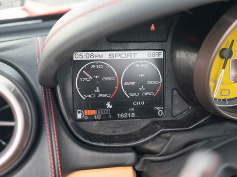 Used 2010 Ferrari California RWD image 17