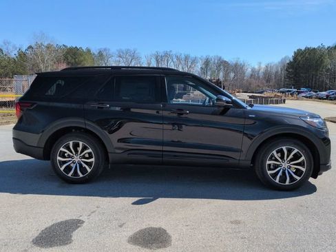 New 2026 Ford Explorer ST-Line RWD image 3