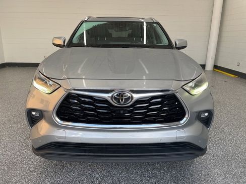 Used 2021 Toyota Highlander Limited image 9