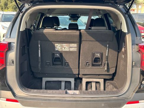 Used 2026 Kia Carnival FWD image 13