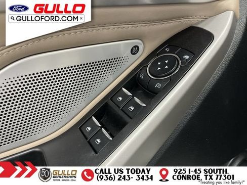 Used 2023 Ford Explorer Limited w/ Limited Technology Package RWD image 21