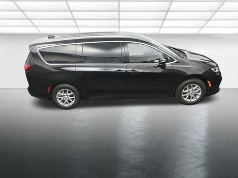 New 2026 Chrysler Pacifica Select image 17