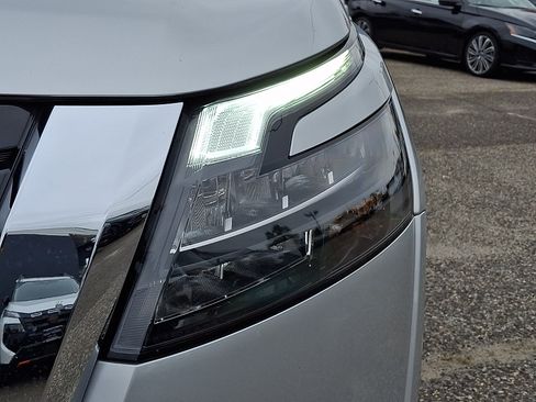 Certified 2025 Nissan Pathfinder SV w/ SV Premium Package AWD/4WD image 9