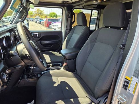 Used 2023 Jeep Gladiator Sport AWD/4WD image 18