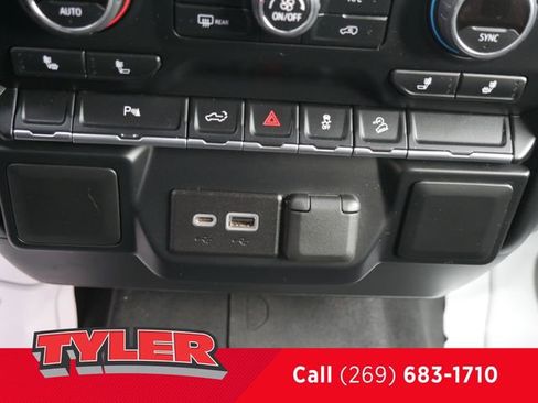 Used 2022 Chevrolet Silverado 1500 RST image 34