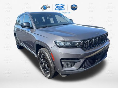 Used 2024 Jeep Grand Cherokee Altitude AWD/4WD image 15