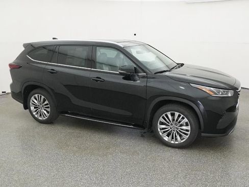 New 2026 Toyota Highlander Platinum image 47