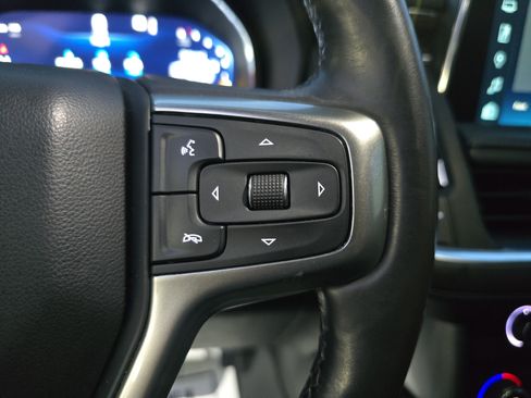 Used 2022 Chevrolet Tahoe LT w/ Luxury Package AWD/4WD image 18