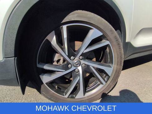 Used 2022 Volvo XC40 T5 R-Design w/ Climate Package AWD/4WD image 35