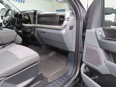 Used 2024 Ford F250 XLT w/ Black Appearance Package image 39