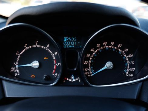 Used 2015 Ford Fiesta SE image 27