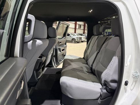 Used 2025 Toyota Tundra SR5 w/ SR5 Convenience Package AWD/4WD image 17