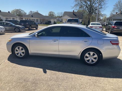 Used 2008 Toyota Camry LE FWD image 6