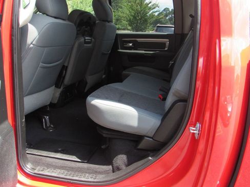 Used 2019 RAM 1500 Big Horn RWD image 11