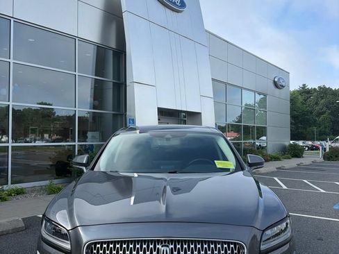 Used 2023 Lincoln Nautilus AWD w/ Premium Package image 2
