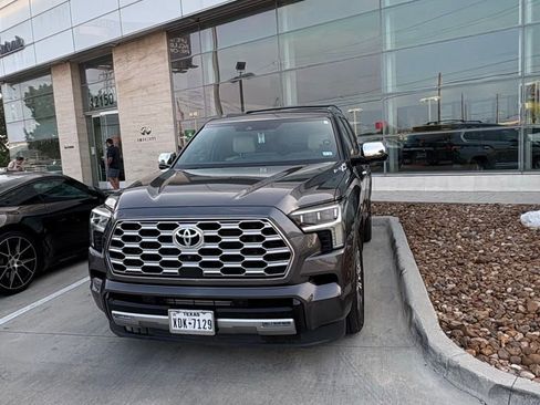 Used 2024 Toyota Sequoia Capstone AWD/4WD image 21