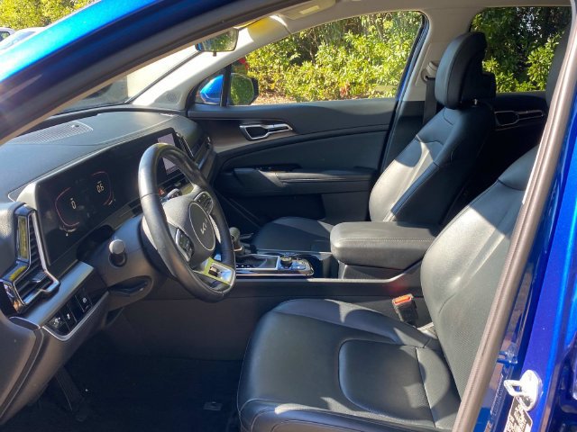 Used 2023 Kia Sportage EX FWD image 11