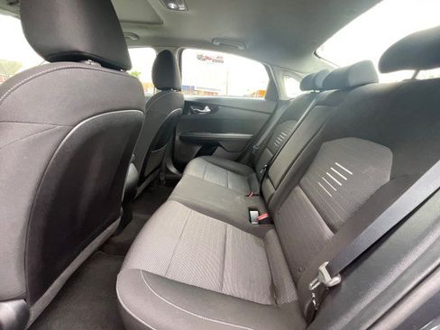 Used 2019 Kia Forte S w/ S Premium Package FWD image 28