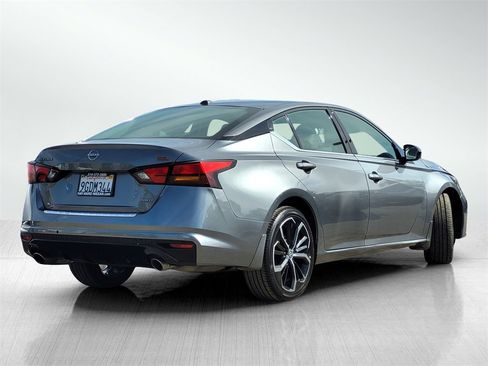 Used 2023 Nissan Altima 2.5 SR image 4