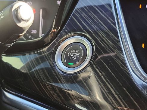 Used 2023 Cadillac XT6 Premium Luxury w/ Technology Package image 17