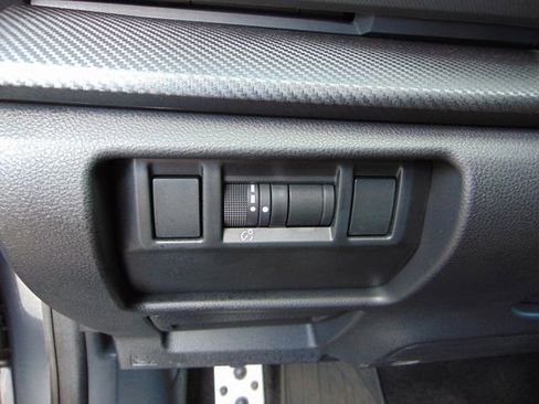 Used 2025 Subaru Crosstrek 2.5i Sport AWD/4WD image 19