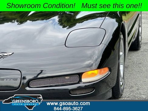 Used 2001 Chevrolet Corvette Convertible w/ Preferred Equipment Group1 RWD image 38