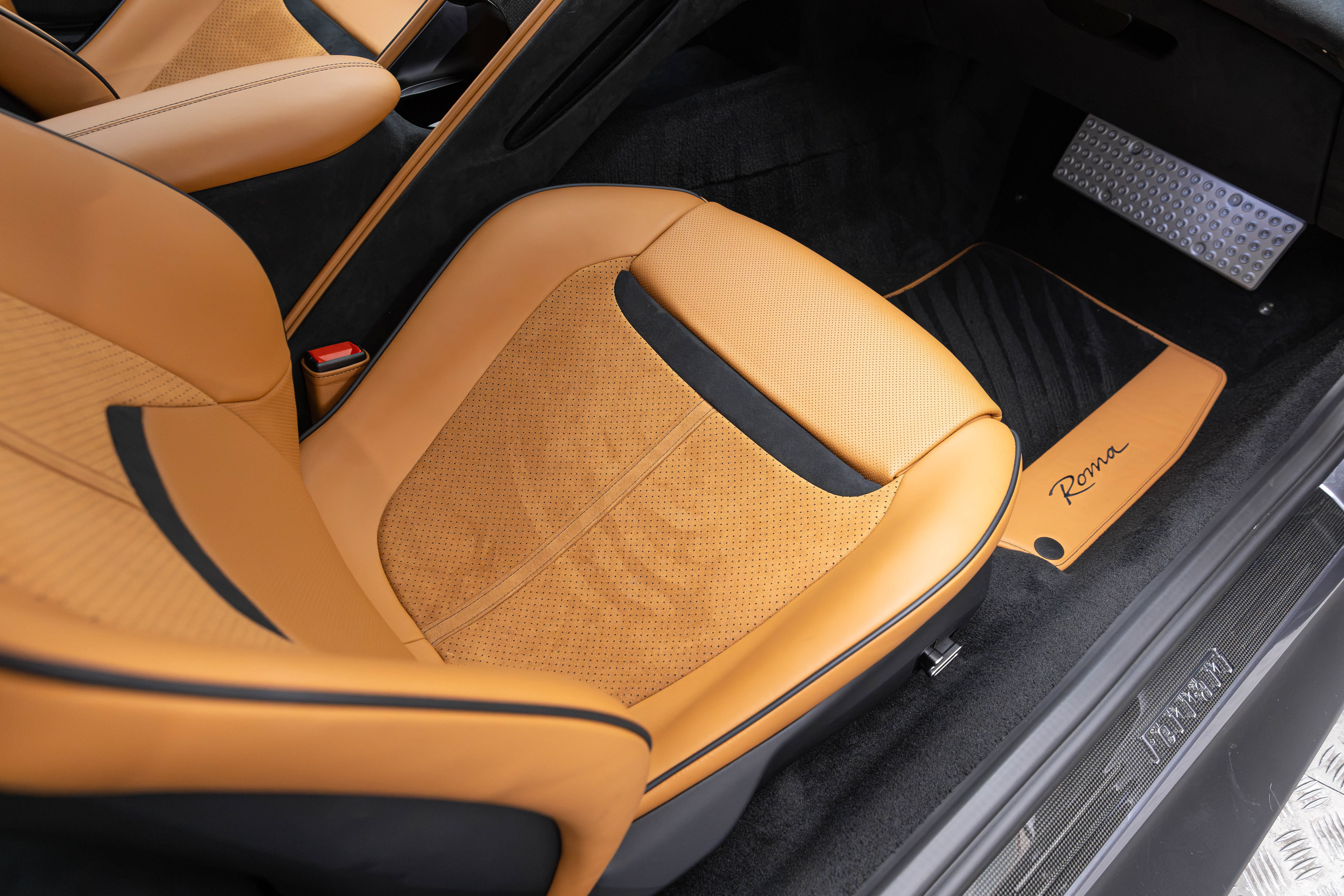 Used 2022 Ferrari Roma RWD image 41