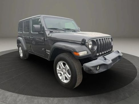 Used 2021 Jeep Wrangler Unlimited Sport AWD/4WD image 3