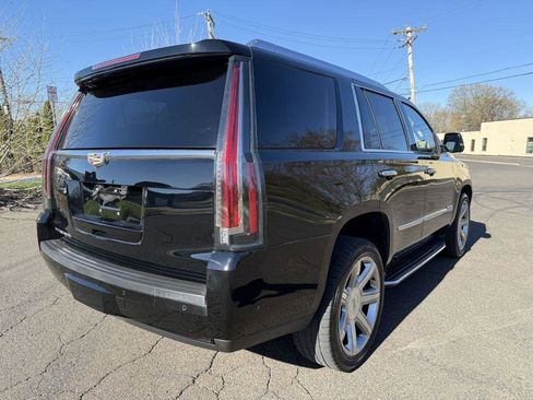 Used 2017 Cadillac Escalade Luxury image 12