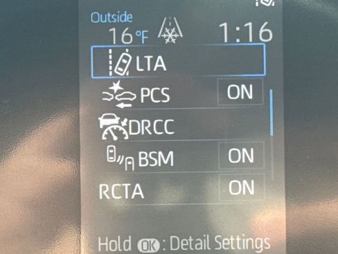 Used 2021 Toyota Highlander LE image 19