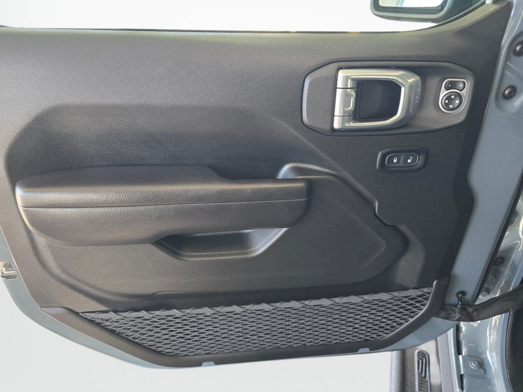 Used 2024 Jeep Wrangler Sport AWD/4WD image 31