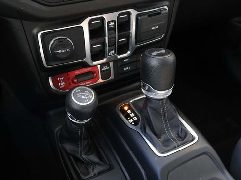 Used 2025 Jeep Wrangler Unlimited Sport S 4xe AWD/4WD image 16