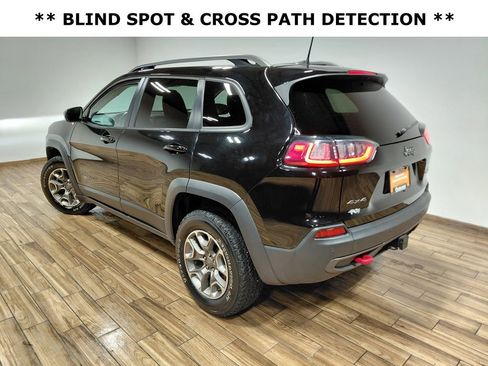 Used 2021 Jeep Cherokee Trailhawk image 9