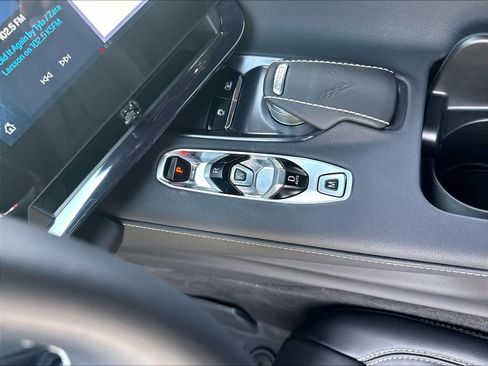 Used 2024 Chevrolet Corvette Stingray Preferred Cpe RWD image 18